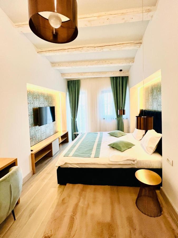 Hotel House4you - Blanari