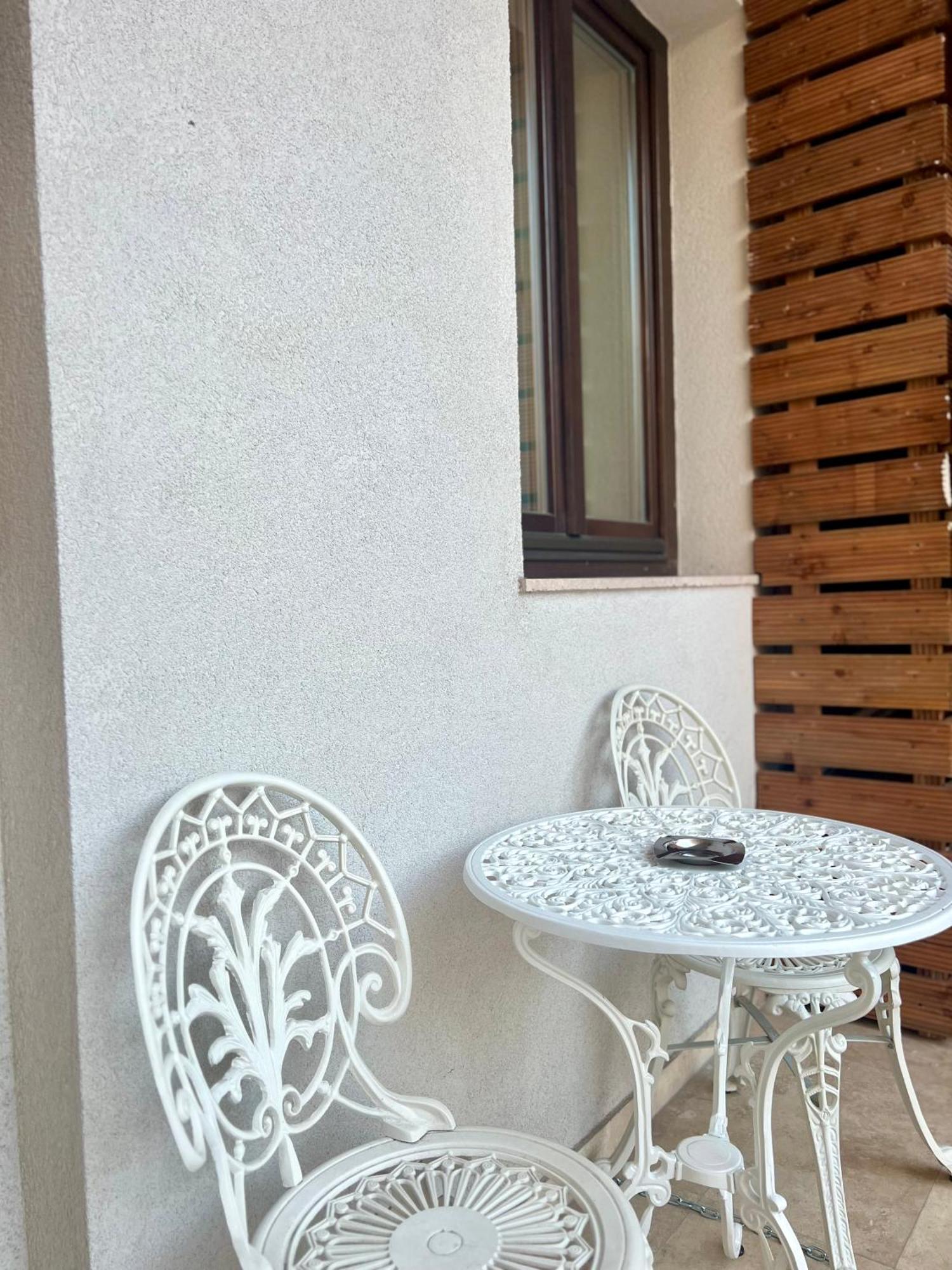 Hotel House4you - Blanari