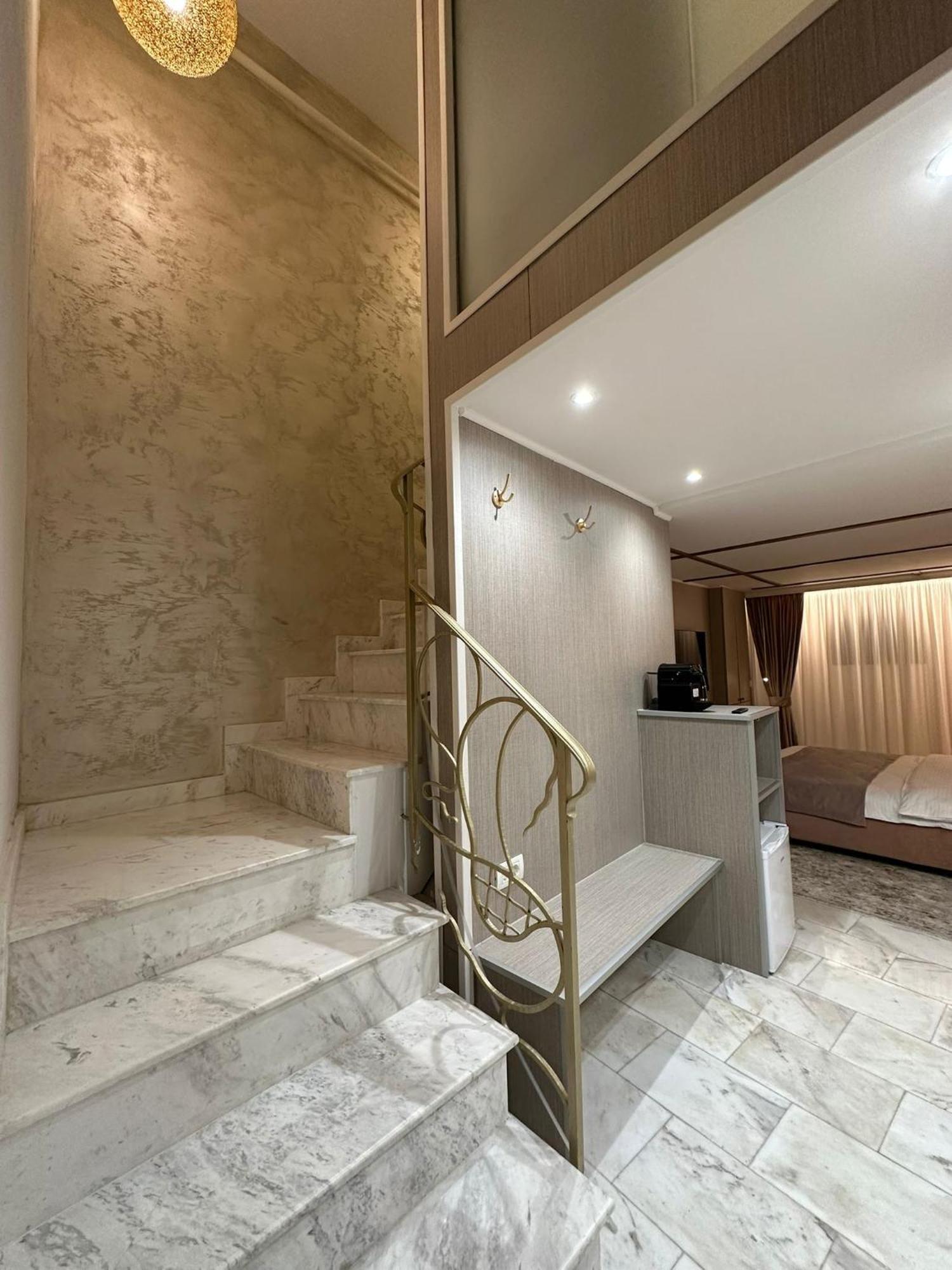 Hotel House4you - Blanari